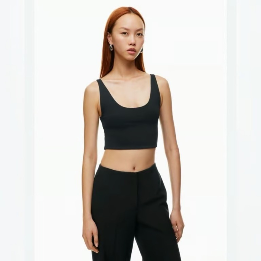 Babaton Aritzia Crop Top Sz M Contour Black Scoop Neck Sleeveless Tank Basics